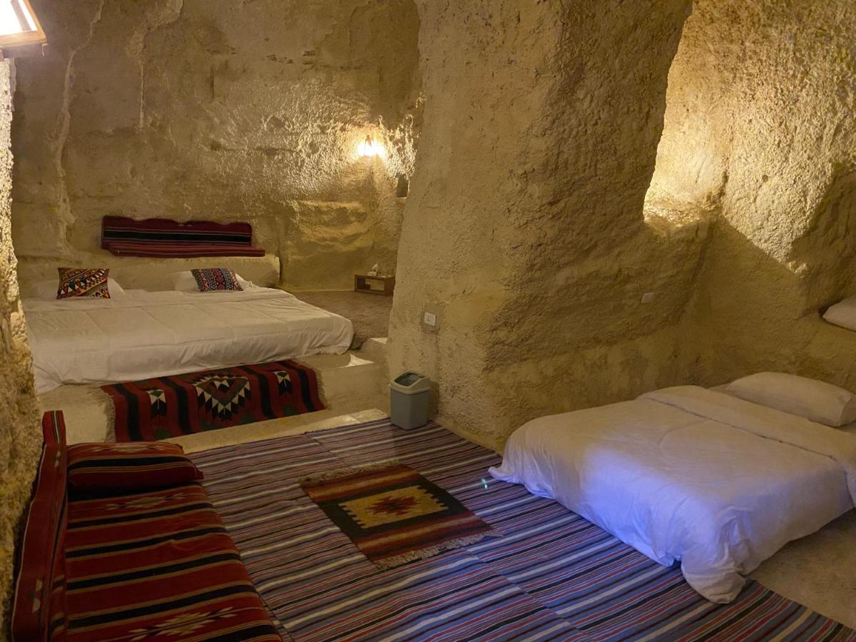 7 Caves Hotel Al Jāyah Exteriér fotografie